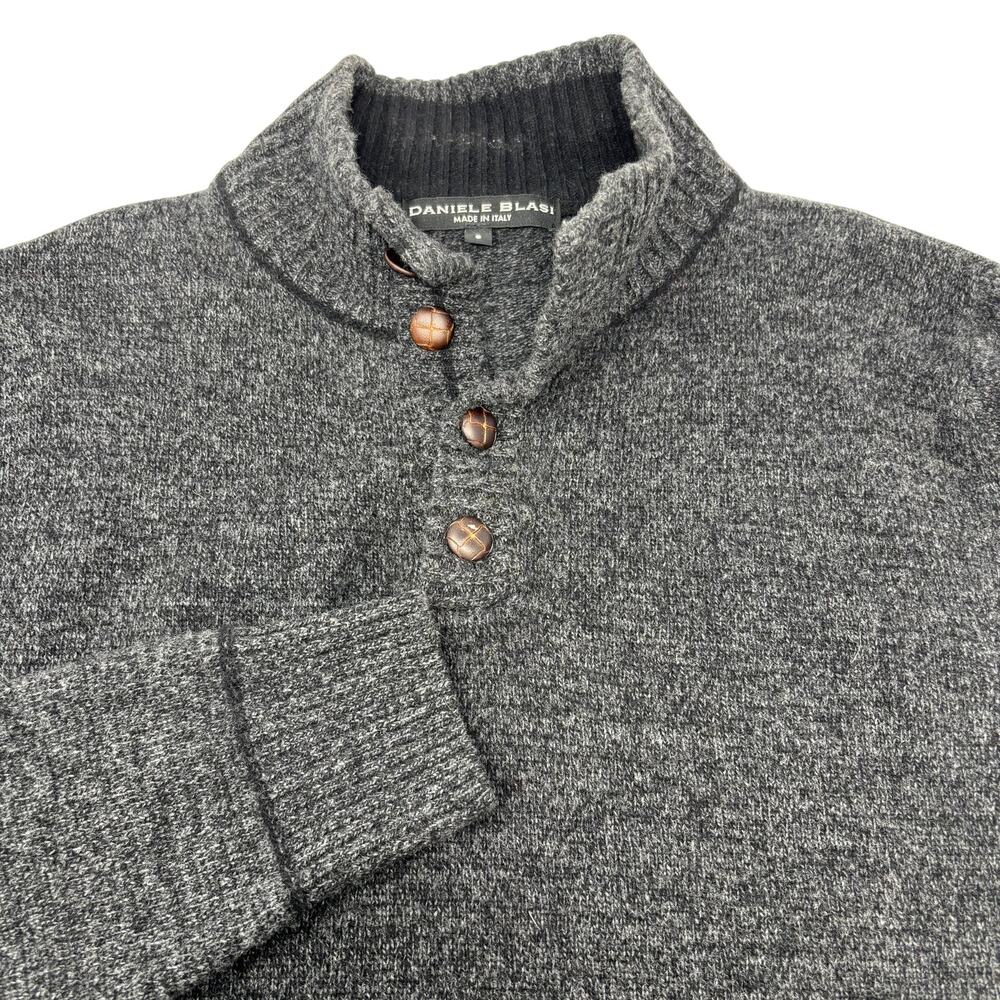 Daniele Blasi Mens Small Gray Wool Blend Wood Button Long Sleeve Sweater